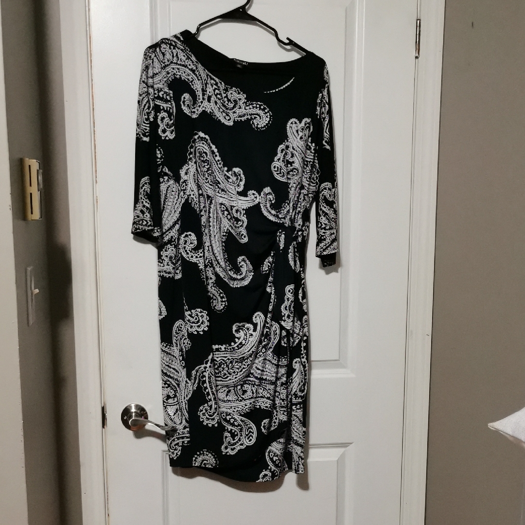 Roz & Ali Black And White Paisley Faux-Wrap Midi Dress With Side Tie